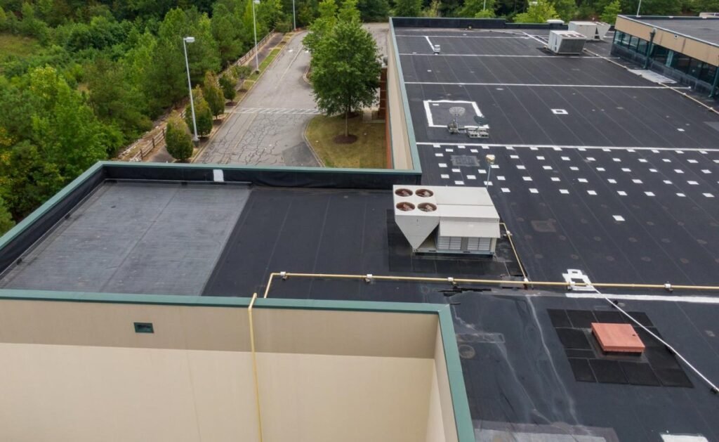 Commercial Roof Repair in Castle Rock, WA: Protecting Your Business Investment